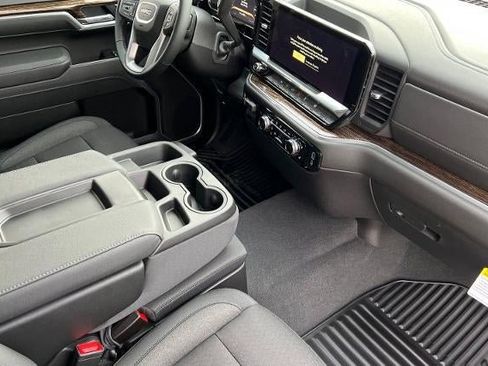 New 2026 GMC Sierra 1500 SLE w/ Preferred Package image 16