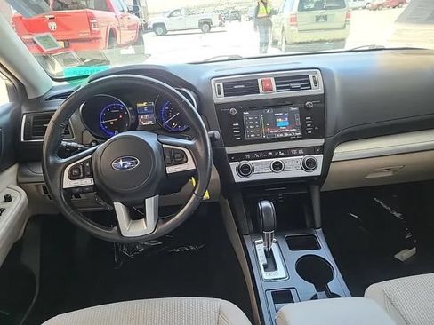 Used 2017 Subaru Outback 2.5i Premium AWD/4WD image 2