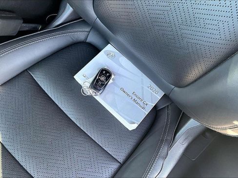 Used 2020 Buick Encore GX Essence w/ Experience Buick Package AWD/4WD image 11