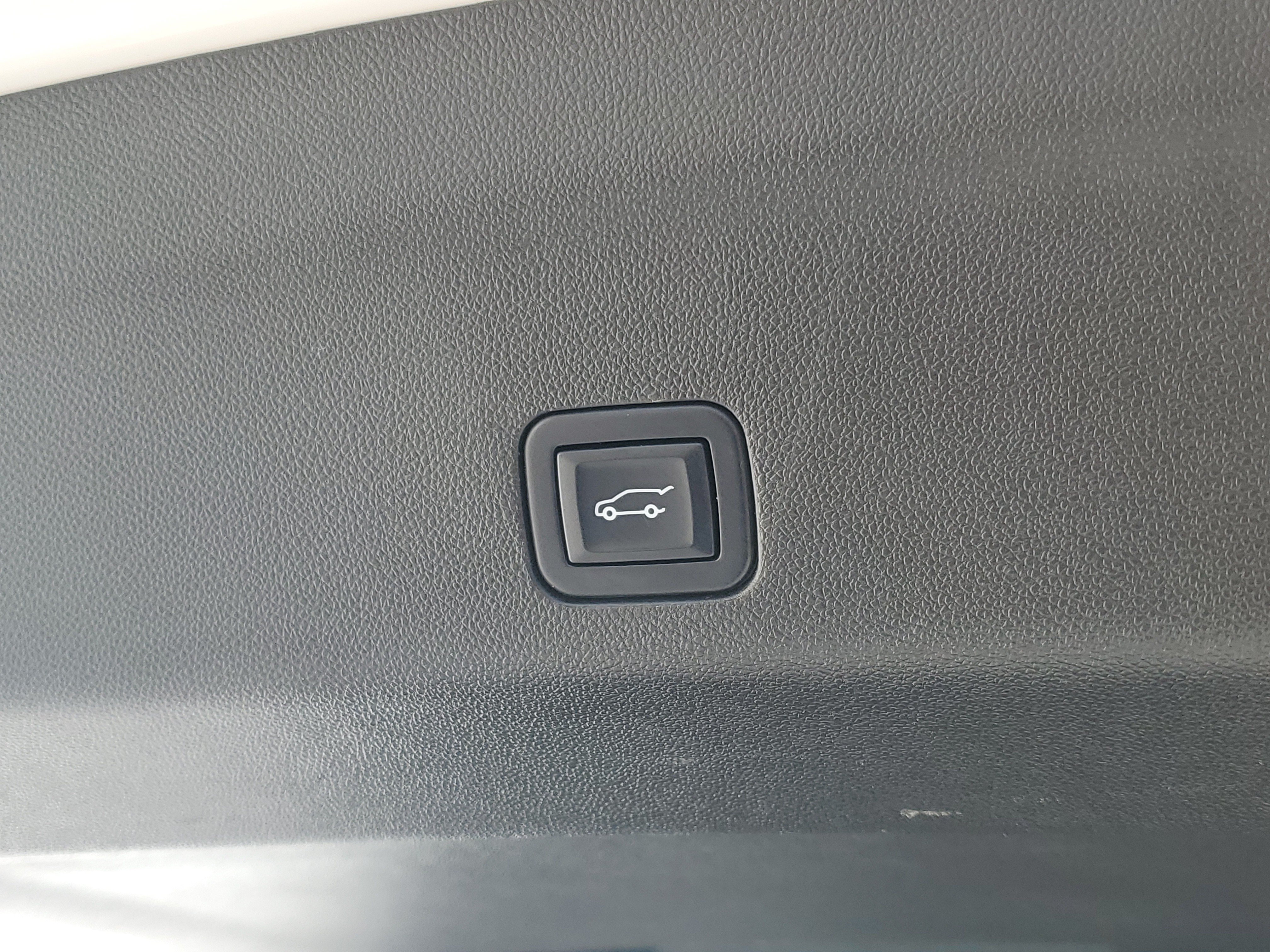 Used 2022 GMC Yukon XL Denali RWD image 10
