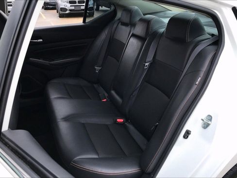 Used 2019 Nissan Altima 2.5 SR w/ SR Premium Package image 18