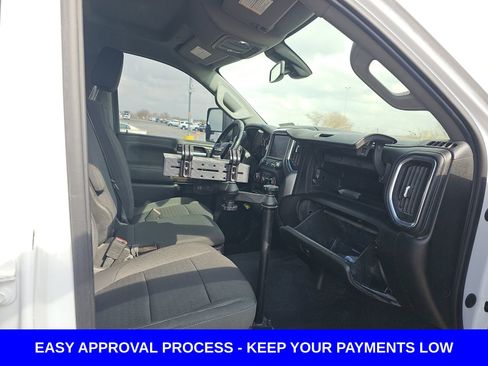 Used 2021 Chevrolet Silverado 2500 LT w/ Convenience Package image 18