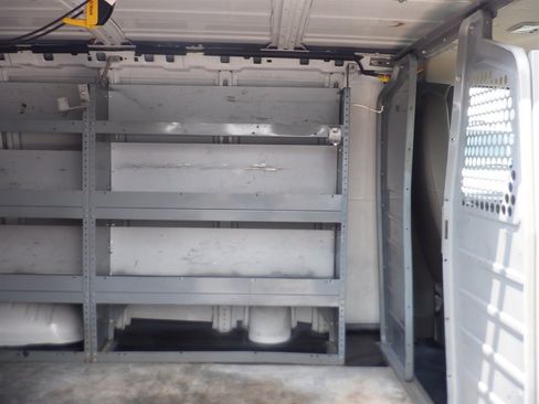 Used 2013 Chevrolet Express 1500 RWD image 12