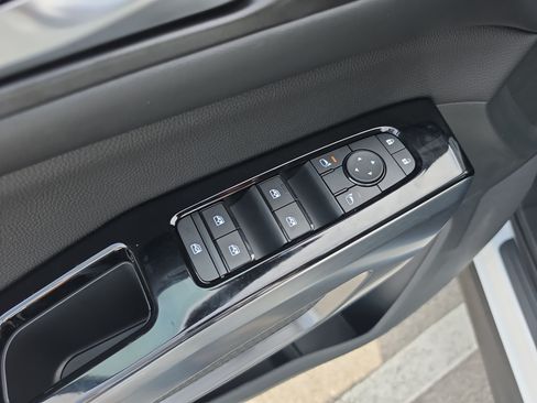 New 2026 Nissan Pathfinder SL FWD image 17