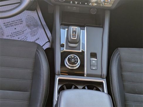 Used 2023 Mitsubishi Outlander SE image 21