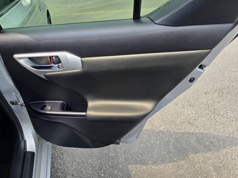 Used 2013 Lexus CT 200h w/ F Sport Pkg w/Nuluxe Trim FWD image 29