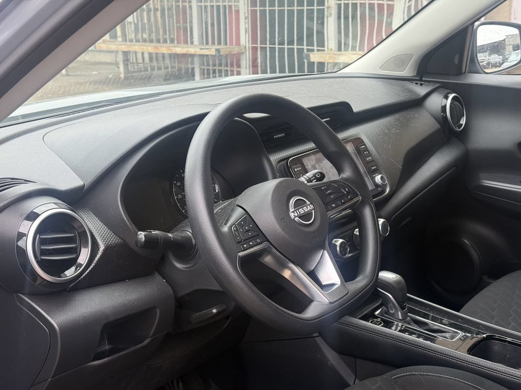 Used 2024 Nissan Kicks SV FWD image 7