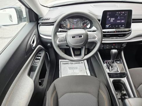 Used 2022 Jeep Compass Sport FWD image 11