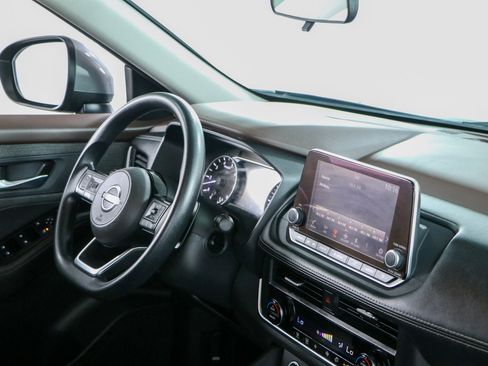 Used 2023 Nissan Rogue SV FWD image 25