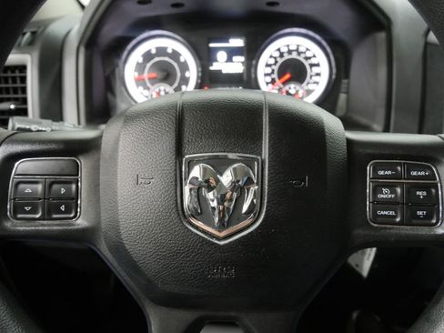 Used 2018 RAM 1500 Express AWD/4WD image 15
