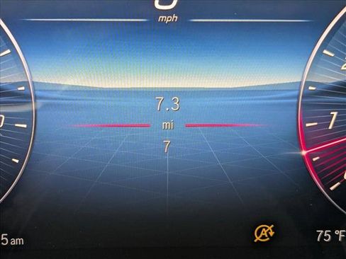 Used 2026 Mercedes-Benz GLC 300 image 8