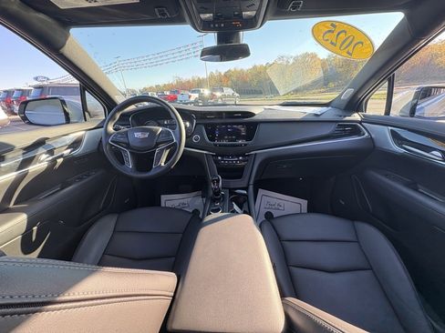 Used 2025 Cadillac XT5 Premium Luxury image 34