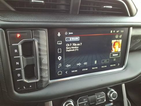 Used 2023 GMC Yukon XL Denali w/ Advanced Technology Package AWD/4WD image 35