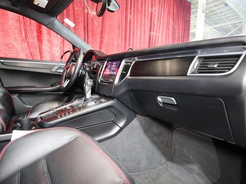 Used 2018 Porsche Macan GTS AWD/4WD image 27