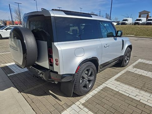 Certified 2024 Land Rover Defender 90 X-Dynamic SE image 5