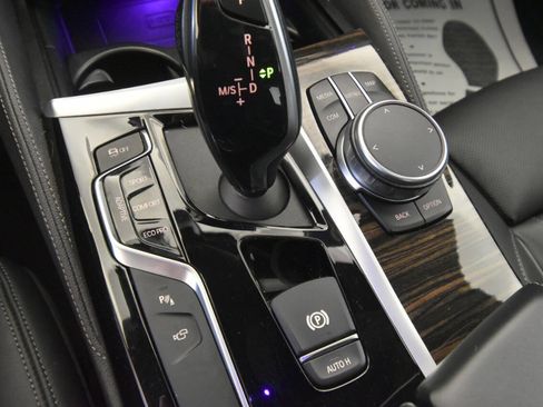 Used 2020 BMW M550i xDrive w/ Executive Package image 19