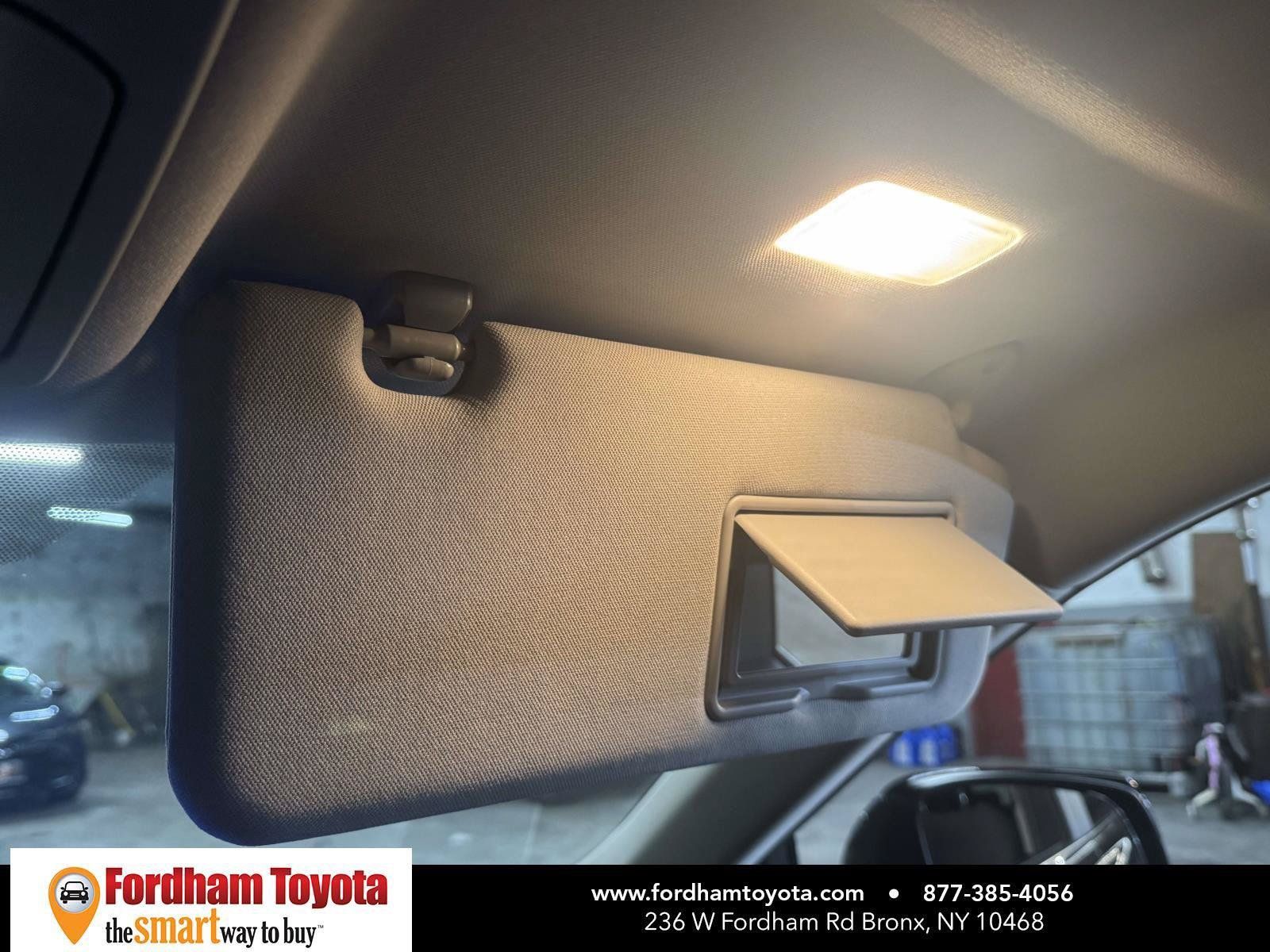 Used 2023 Toyota Highlander LE AWD/4WD image 30