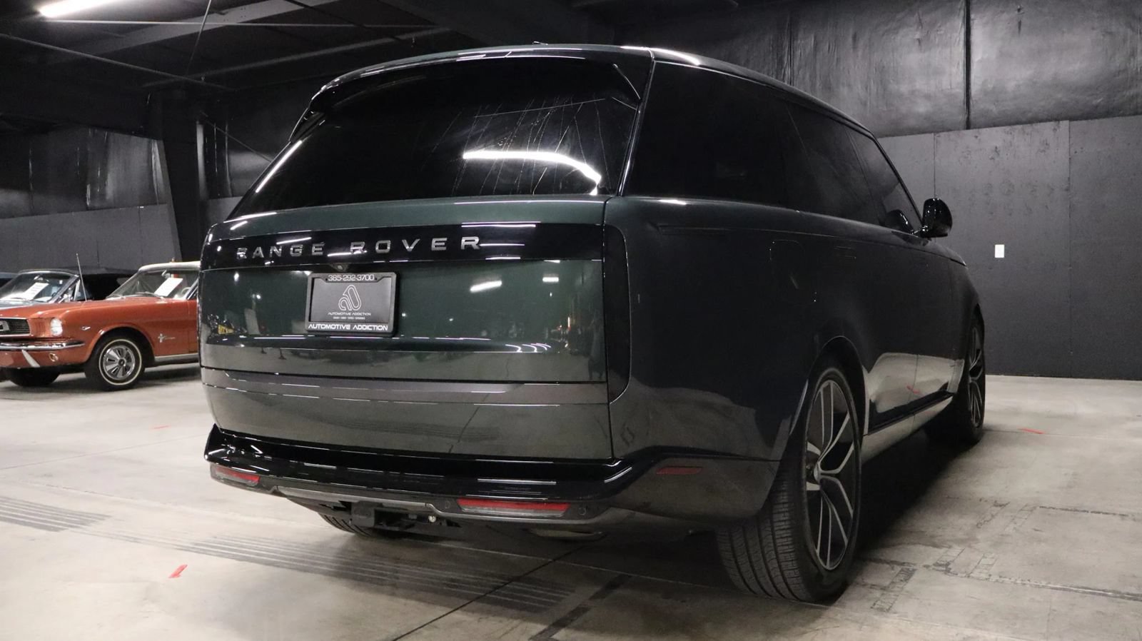 Used 2025 Land Rover Range Rover Long Wheelbase SE AWD/4WD image 32