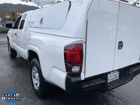 Used 2022 Toyota Tacoma SR image 65