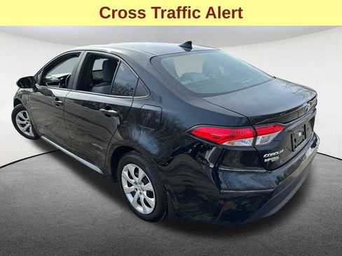 Certified 2025 Toyota Corolla LE image 9