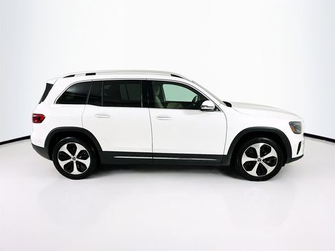 Certified 2025 Mercedes-Benz GLB 250 image 9