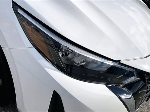 Certified 2025 Nissan Sentra SV image 26