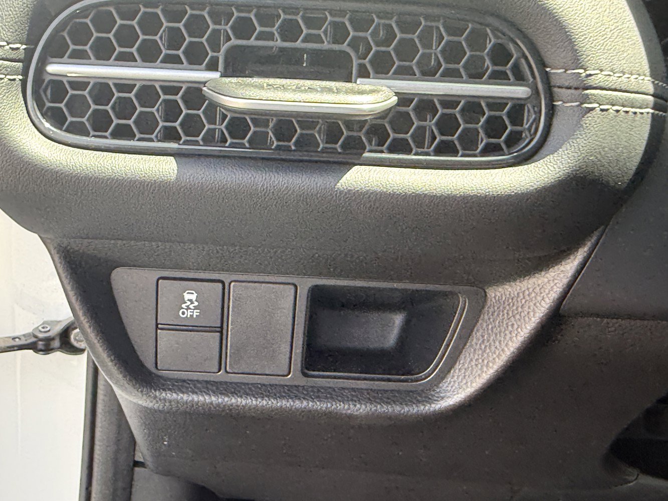 Certified 2024 Honda HR-V EX-L image 18