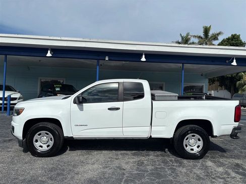 Used 2018 Chevrolet Colorado W/T RWD image 2