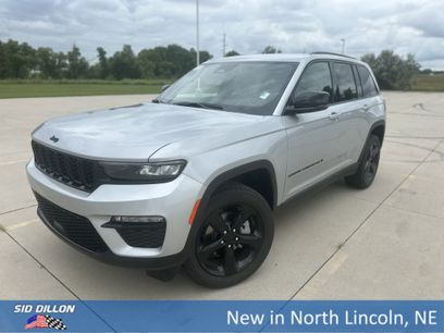 New 2025 Jeep Grand Cherokee Limited w/ Black Appearance Package