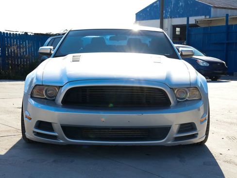Used 2014 Ford Mustang GT image 9
