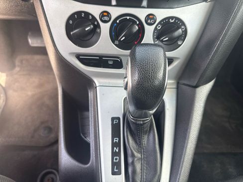 Used 2014 Ford Focus SE FWD image 20