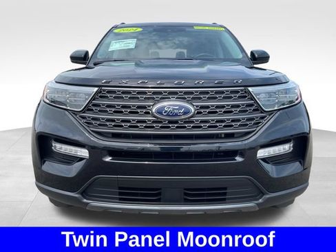Used 2024 Ford Explorer XLT w/ Equipment Group 202A AWD/4WD image 8