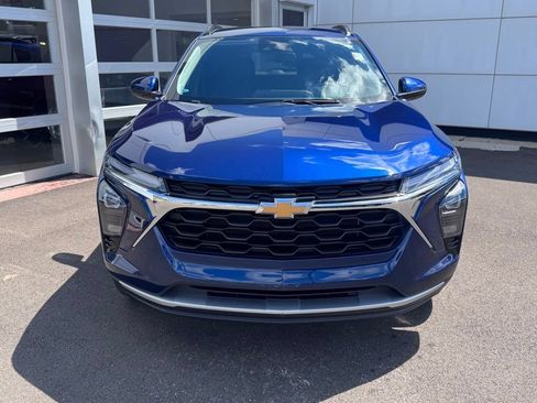 Used 2024 Chevrolet Trax LT w/ Driver Confidence Package FWD image 10