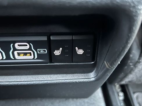 Used 2022 Jeep Grand Cherokee Limited 4xe image 38