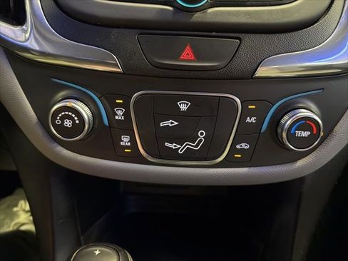 Used 2020 Chevrolet Equinox LS w/ LS Convenience Package image 24