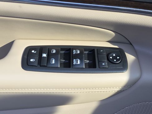 Used 2018 Jeep Grand Cherokee Limited AWD/4WD image 26