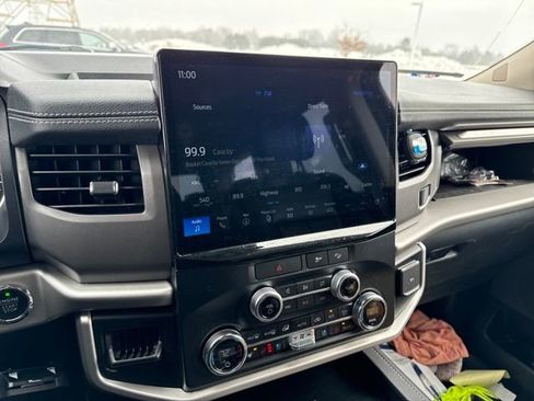 Used 2022 Ford Expedition XLT image 21