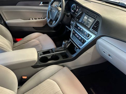 Used 2017 Hyundai Sonata SE image 17