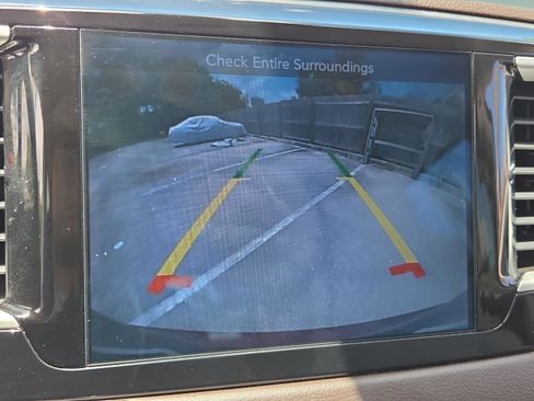 Used 2017 Chrysler Pacifica Touring-L FWD image 25