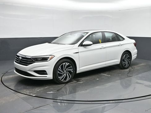 Used 2021 Volkswagen Jetta SEL Premium FWD image 3