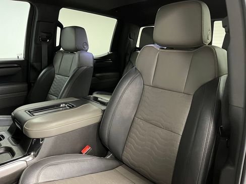 Used 2022 Chevrolet Silverado 1500 ZR2 w/ Technology Package AWD/4WD image 19
