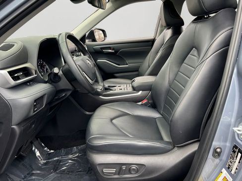 Used 2022 Toyota Highlander XLE image 15