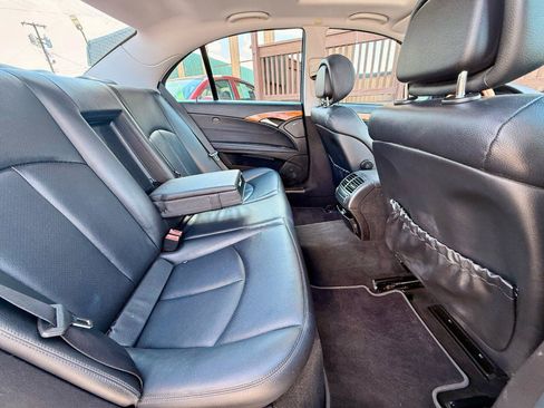 Used 2008 Mercedes-Benz E 350 4MATIC Sedan image 37