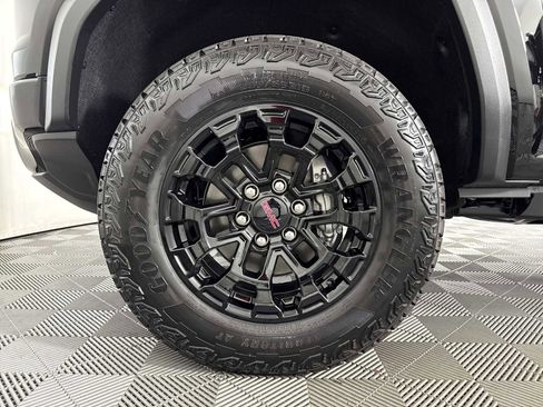 New 2026 GMC Canyon Elevation w/ Convenience Package image 9