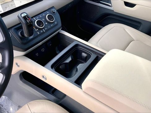 Used 2024 Land Rover Defender 110 S image 16