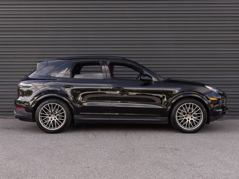 Certified 2023 Porsche Cayenne S Platinum AWD/4WD image 8