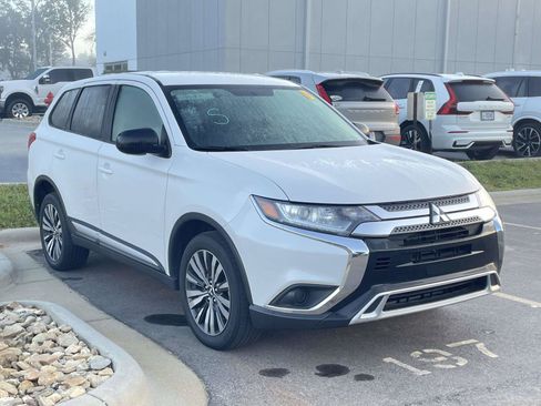 Used 2020 Mitsubishi Outlander SE AWD/4WD image 1