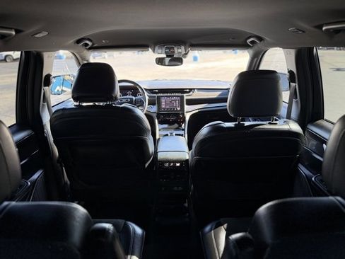 Used 2022 Jeep Grand Cherokee L Laredo image 35