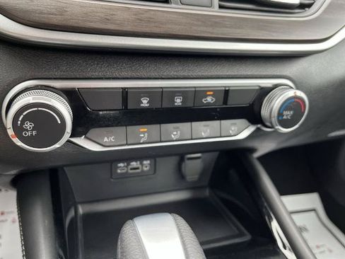 Certified 2023 Nissan Altima 2.5 SV FWD image 18