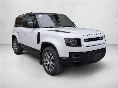 Used 2024 Land Rover Defender 110 X-Dynamic SE image 3